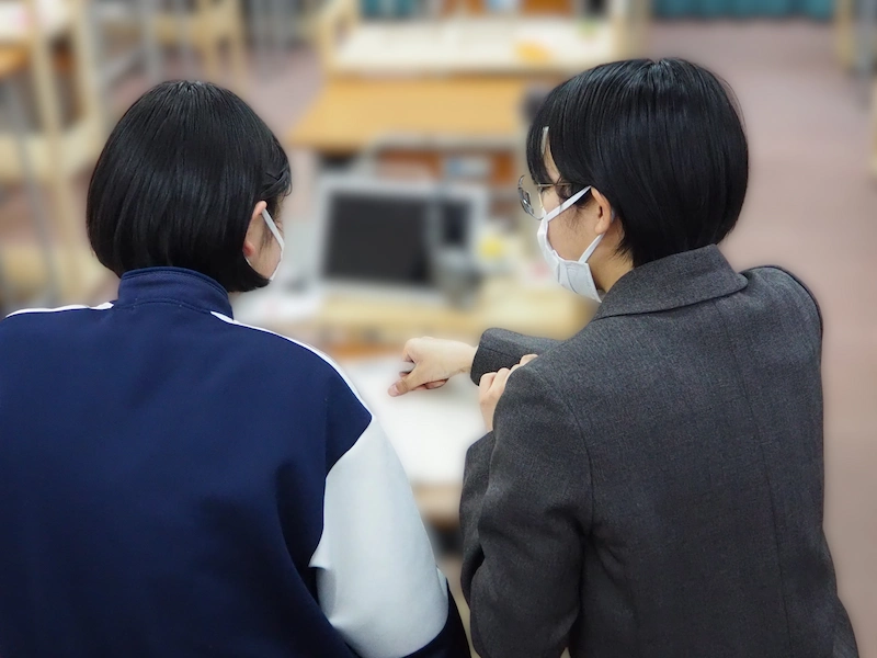 ベストワンの頼れる講師陣と笑顔の生徒たち