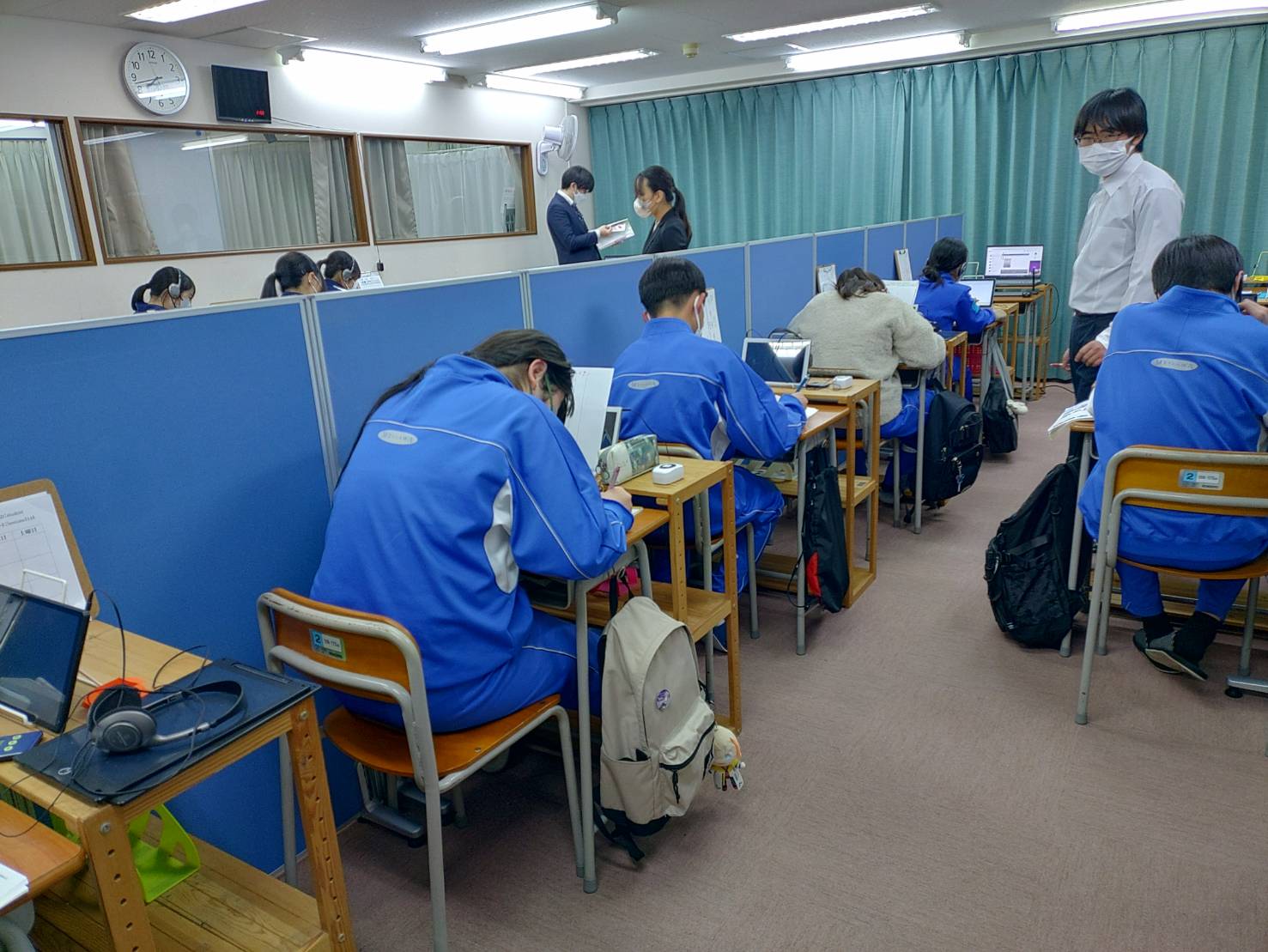 学年末テスト対策に励む中1・中2生