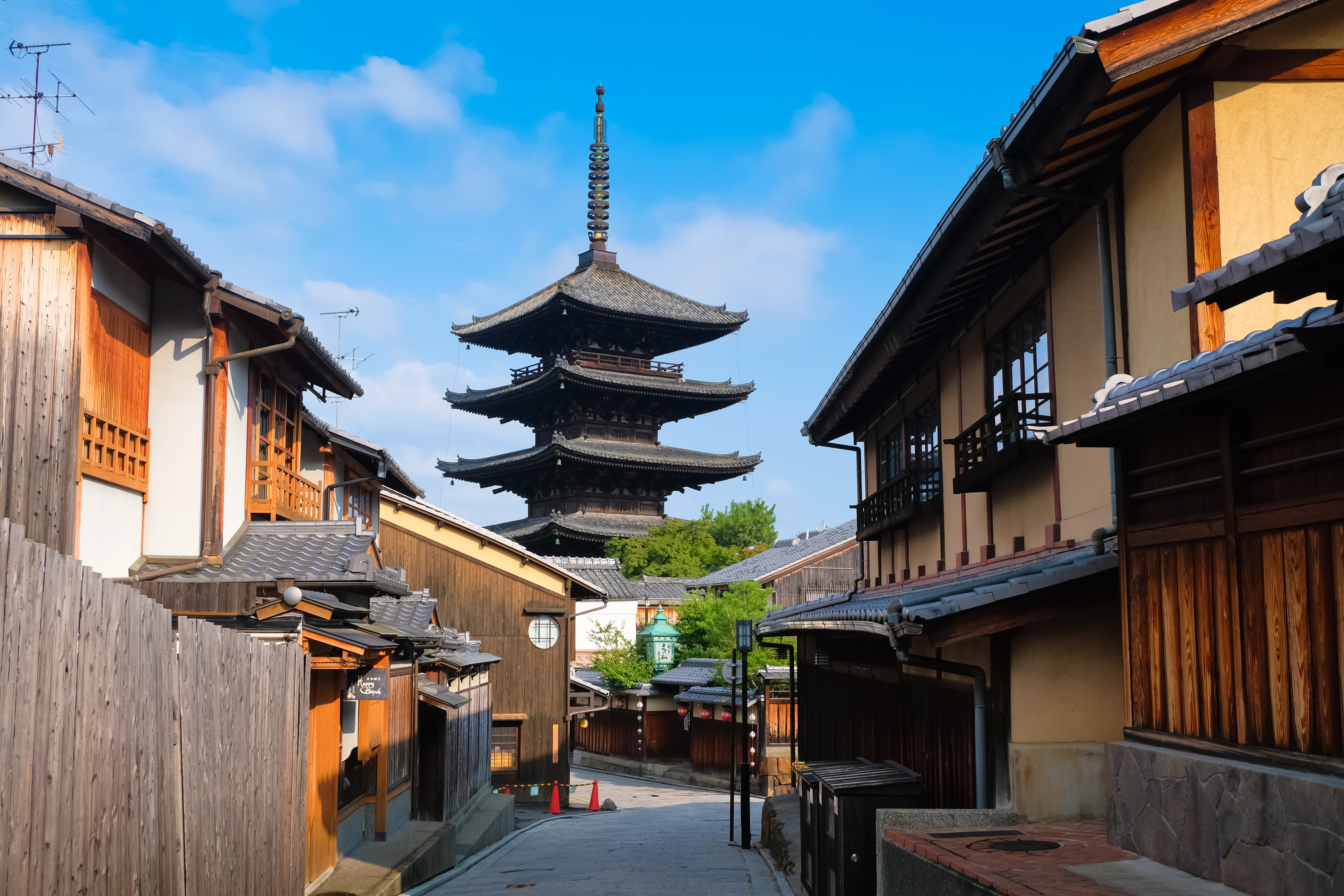 水戸市 個別指導塾ベストワン生徒の修学旅行先である京都の五重塔風景